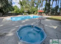 Private Oasis: Pool & Spa Between Savannah & Tybee Hotel in zona Cockspur Island Lighthouse