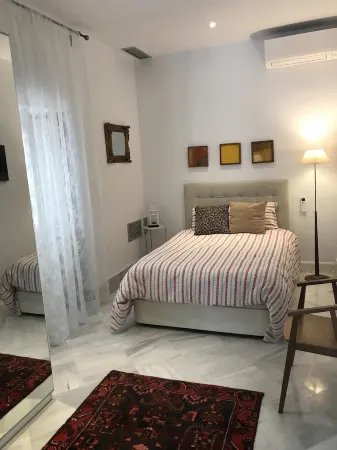 Impressive Palace-House with own private pool In Historic Jerez De La Frontera Отели рядом с достопримечательностью «Фортеця в Хересі-де-ла-Фронтера»