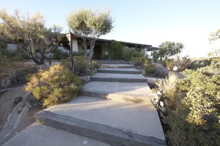 Mt. View Retreat/Near Joshua Tree & Pappy's Отели рядом с достопримечательностью «Юкка Вэлли Элементари Скул»