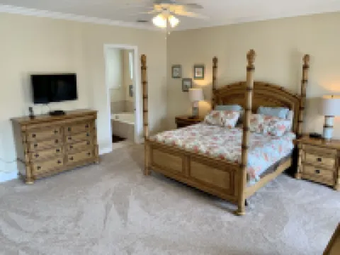 4 King Beds and En Suite Bathrooms - Ocean & Lake View, Elevator, 2 Heated Pools