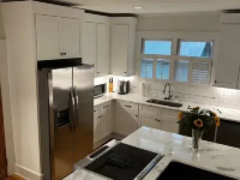 The Craddock - Tufts Home & Antique Carriage House - 6BR 5.5 Baths - Sleeps 12+ Hotels in Pinehurst