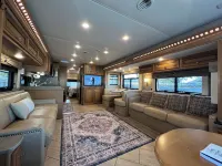 Cozy Pet-Friendly RV with Spectrum TV, WiFi,  AC in charming Zephyrhills, Fl