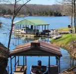 Charming 2-bedroom Lake House in Marion with WiFi and AC