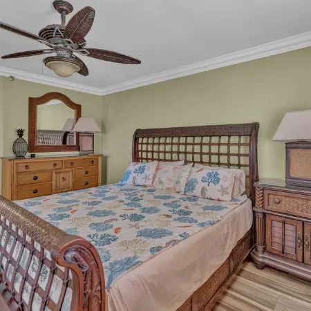 2BR Comfortable Condo with Easy Beach Access