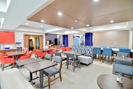 Holiday Inn Express & Suites PALM COAST - I-95 by IHG