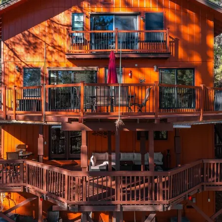 Exquisite Vacation Home with Hot Tub, EV Charger