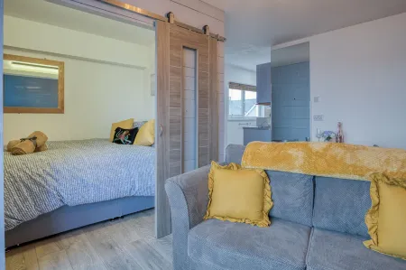 Driftwood Den - 1 Bedroom Apartment - Saundersfoot