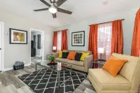 Broadlawn Bungalow - 2BR/1 Bath w pullout Hotels in Dubuque County