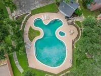 Texas-Sized Comfort w/ Pool Near DHR- Sleeps 14