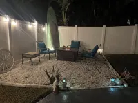 2/1 Pvt Pool home/ walk to Blue Jays stadium/ DT Dunedin. GolfCart rental avail Hotels in Dunedin