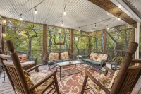 Treetop Montreat/Blk Mtn 5BR /4BA cabin w/Creek just 20 minutes to Asheville!