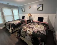 Dazzling Downtown Duplex(entire duplex) close to Elon University