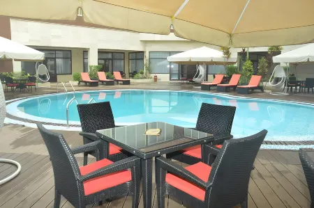 Djeuga Palace Hotel Отели в г. Яунде