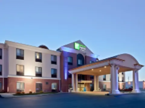 Holiday Inn Express & Suites Concordia US 81 by IHG โรงแรมใน