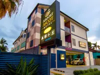Airport Ascot Motel - parking