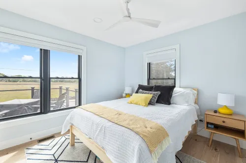 Modern Beach House Serenity