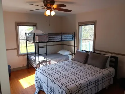 Pelican Point - Private Retreat - just 4 miles to downtown Sheboygan Hotels near Willow Creek Preserve