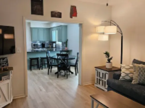 Cozy Retreat in Historic Northport Minutes to Bama Hotels in Northport