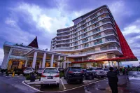Labersa Hotel & Convention Center Toba - شرفة