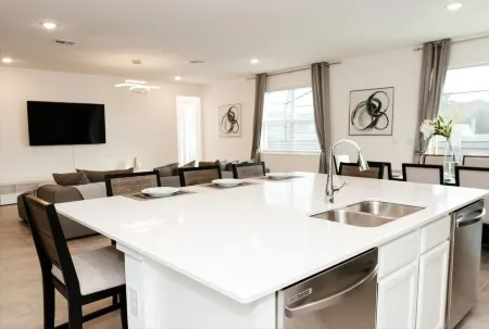 Luxury Retreat Near Disney Отели рядом с достопримечательностью «Джайв Кидс Уорлд Виллидж»