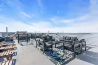 Full Rooftop w/ Panoramic Views + Linens + Towels