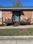 Riverside Retreat 2 ~ One Story ~ 3bd/2ba ~ Steps to the River & Main St