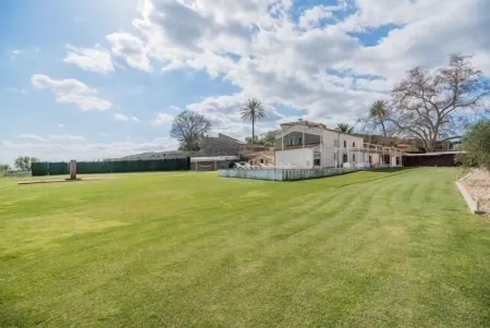 Casa con Piscina en Selva Отели в г. Сельва