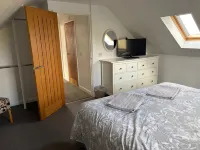 Quiet setting with secure gated parking, children's play area & farm animals Hotels in Wisbech