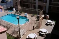 Motel 6 Barstow, CA - Mojave Desert Stop - I-15 - Cho phép mang theo thú cưng