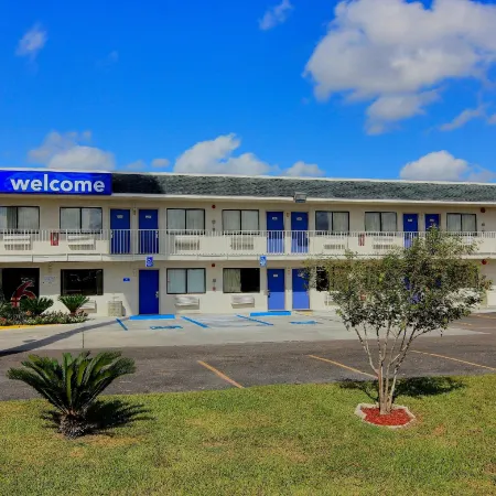 Motel 6 Kingsville, TX
