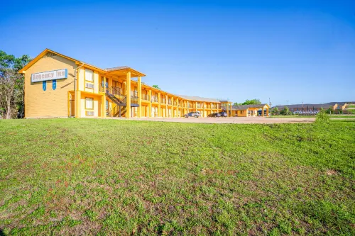 Regency Inn by OYO Rockdale TX
