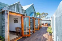 Uniquely Pambula- an inviting cottage with warmth & rustic charm *Pet-friendly