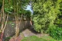 Clean, modern basement suite in Tacoma