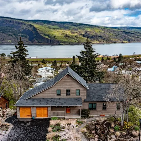 "Gorge Panorama" - Luxury Craftsman Home with Breathtaking Columbia River Views