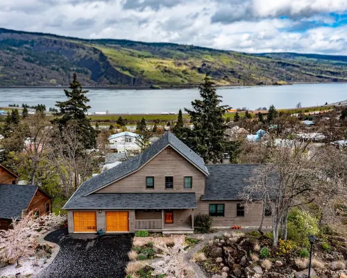 "Gorge Panorama" - Luxury Craftsman Home with Breathtaking Columbia River Views Hotels in Mosier