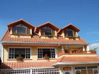 Casa de Huéspedes Casa de Luis Hotels near Laguna Cuicocha