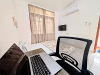 Homey Guesthouse Sukomanunggal Syariah Hotels in DR. Soetomo