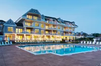 Water's Edge Resort & Spa - Beach