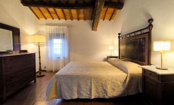 Farmhouse in Tuscany with Olive Grove Views