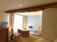 Un Figuier Dans Notre Jardin Hotels in Combreux