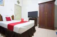 RedDoorz near Pantai Falajawa Kota Ternate