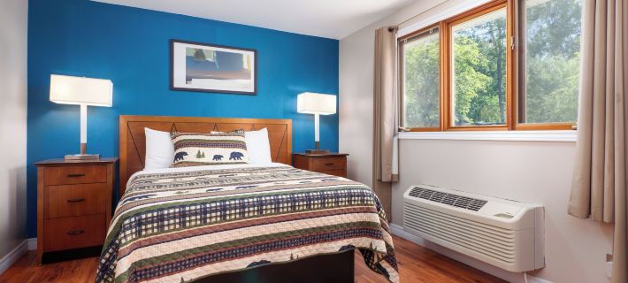 Coach House Inn Hotels in Bruce County