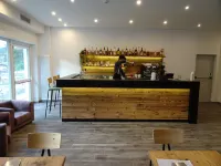 Active Alm Hotel - bar