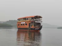 Seascape Floating Paradise Hotels in Chopdem