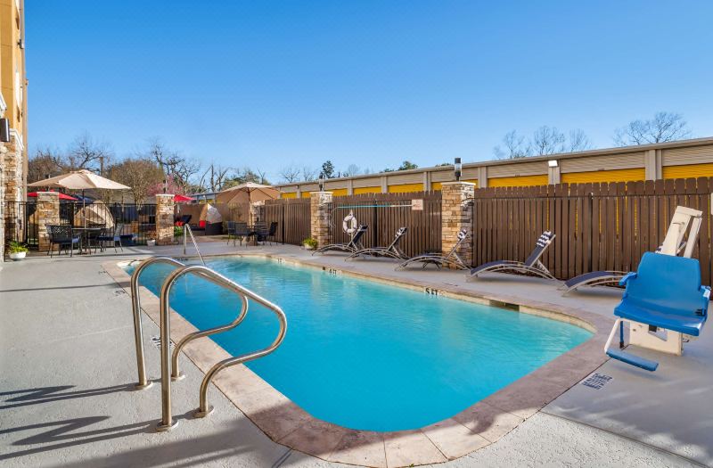 Best Western Plus Lake Jackson Inn Suites photo 3