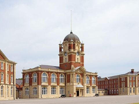 Kingston Road House by Redwood Stays