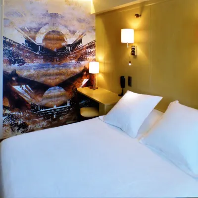 Terminus du Forez Saint-Etienne Centre Gare Chateaucreux Hotels near Place Jean Jaures