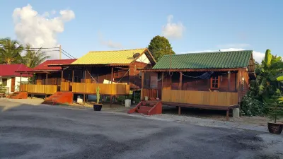 Rainbow Lodge Hotel di 