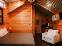 艾爾斯隱逸小屋和房車出租有限責任公司酒店 班德拉縣酒店