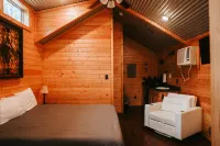 Al's Hideaway Cabin and RV Space, LLC Hotels in Bandera